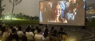（男生把小鸡插进女生的屁眼里转载）成都秋夜“新耍法”：到公园看坝坝电影